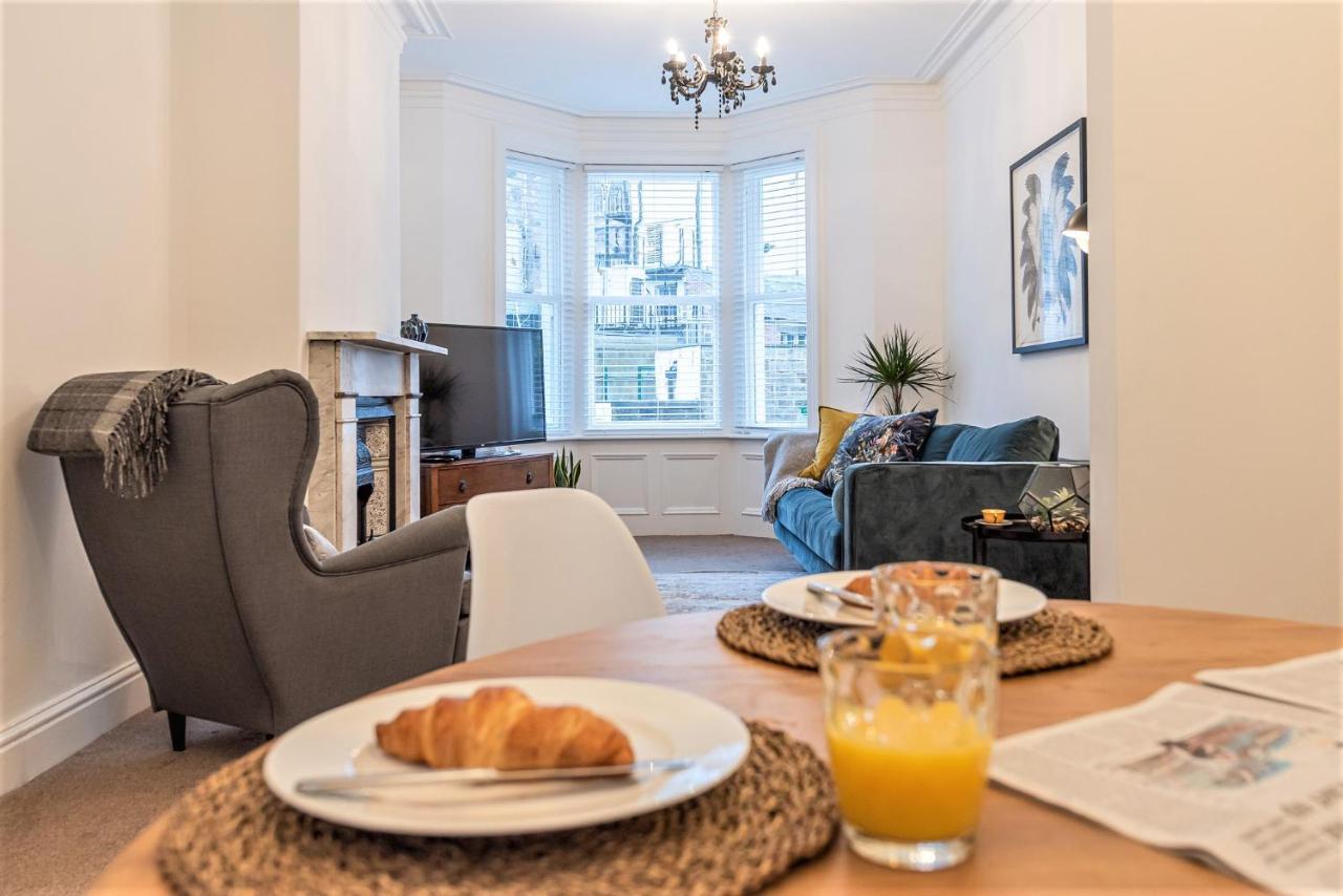 Perfectly Located 4 Storey Townhouse With 2 Parking Spaces In Central הרוגייט מראה חיצוני תמונה