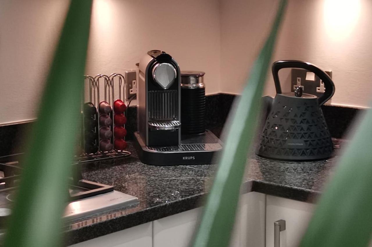 Perfectly Located 4 Storey Townhouse With 2 Parking Spaces In Central הרוגייט מראה חיצוני תמונה